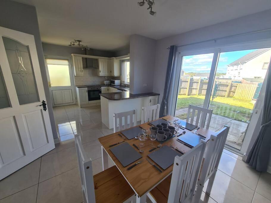 Bundoran Seaside Stays House - Wifi, Large Spacious Home Exterior photo