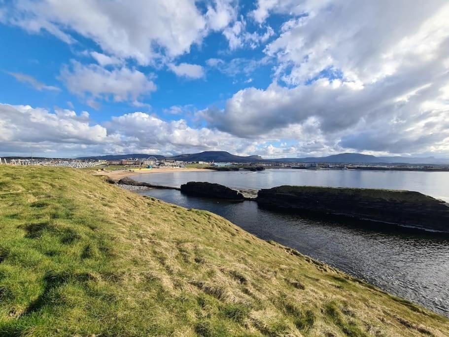 Bundoran Seaside Stays House - Wifi, Large Spacious Home Exterior photo