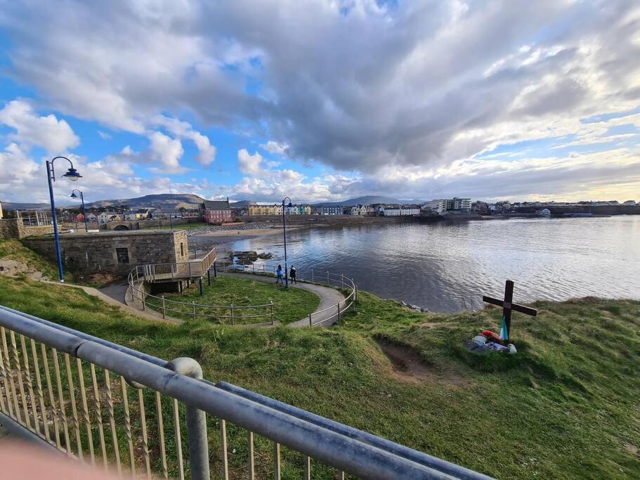 Bundoran Seaside Stays House - Wifi, Large Spacious Home Exterior photo